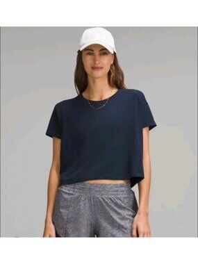 Lululemon 2 Cates Crop Top T-Shirt Navy Blue Short Sleeve Women Athletic Cropped